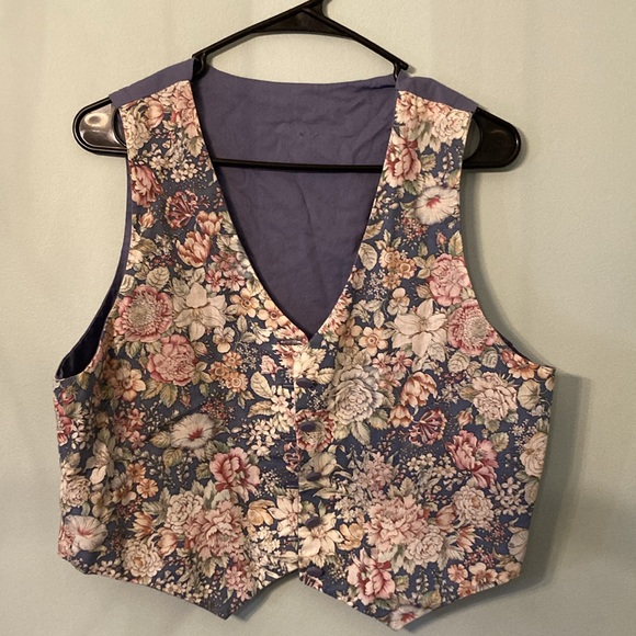 flower floral vest.  A2 - Picture 2 of 7
